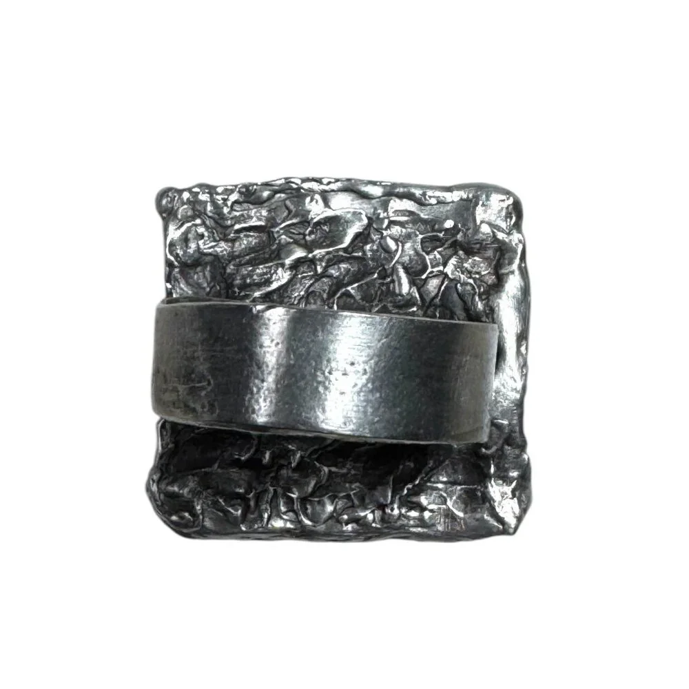 Handcrafted Artisan Silver & Glass Statement Ring Abstract Woman Portrait Design - Picture 10 of 17